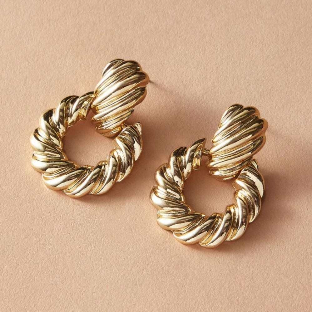 TWISTED GOLD EARRING